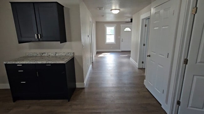 Photo - 222 S Hackett St