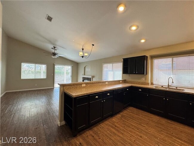 Photo - 1732 Mexican Poppy St