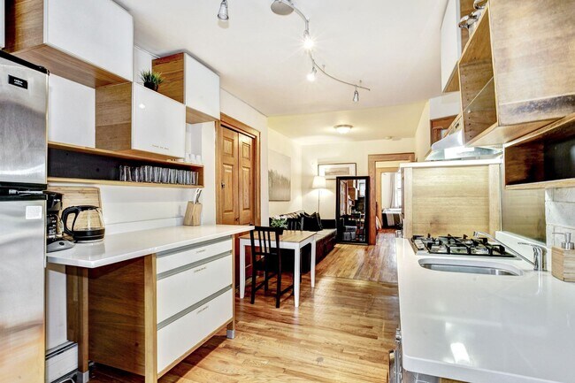 Photo - 314 6th St Unidad B