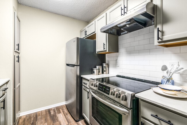 Holbrook Apartment Homes - Holbrook Apartment Homes
