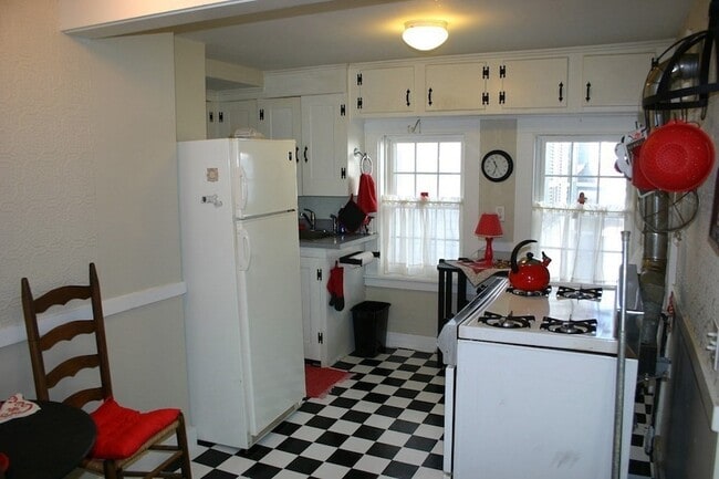 Building Photo - 905 Washington St Unit 2R
