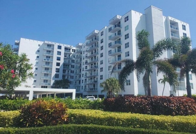 Building Photo - 3450 S Ocean Blvd Unit 224 Rental