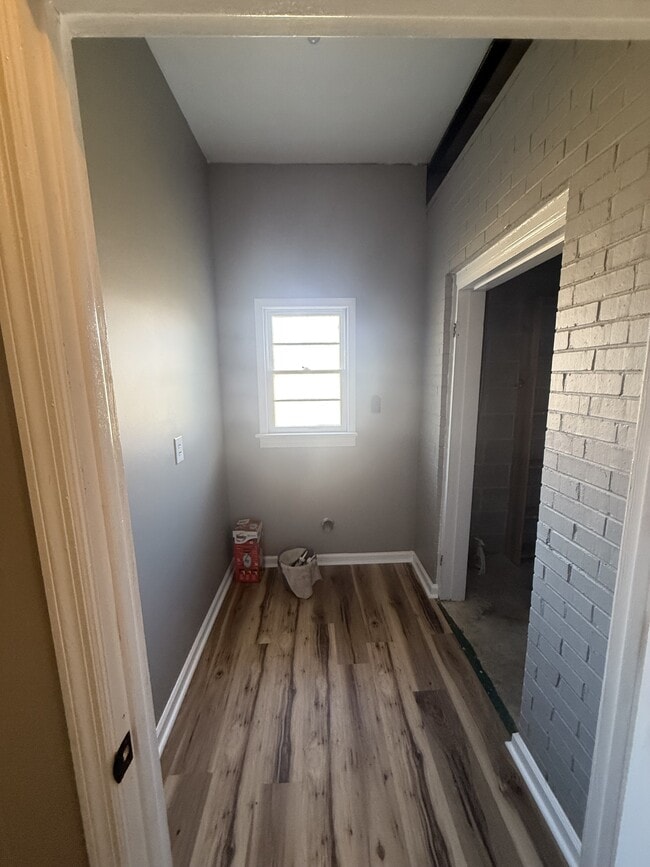 Photo - 405 Lamar St