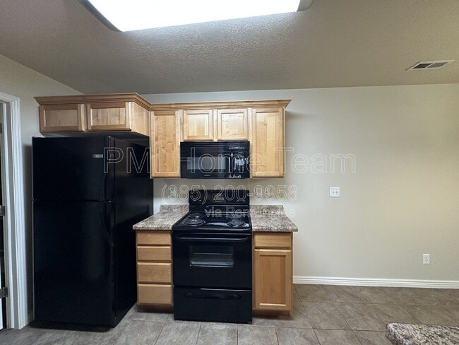 Photo - 2510 Charleston Ave Unit B12