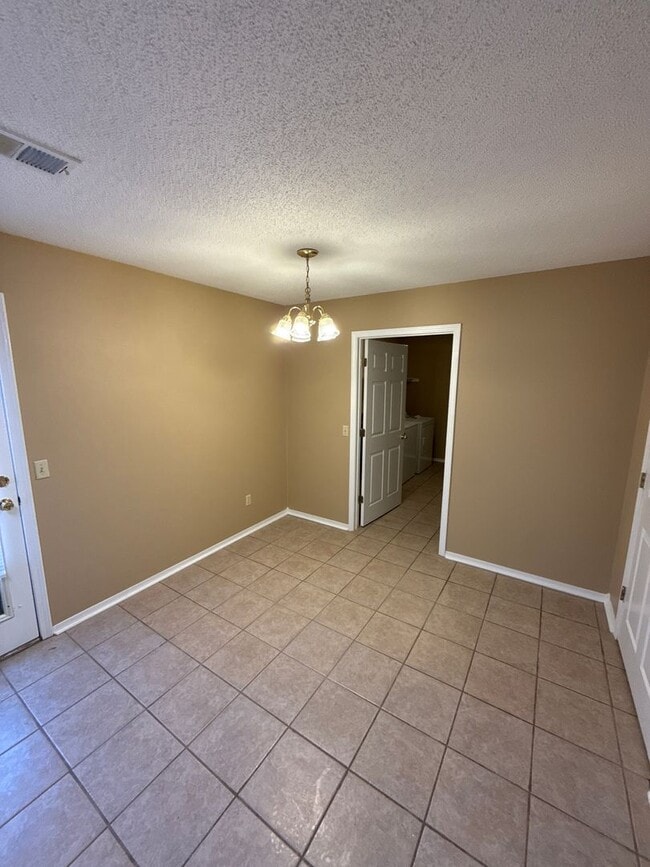 Photo - 1501 E 13th St