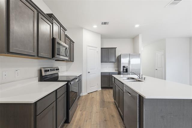 Photo - 805 Trough St
