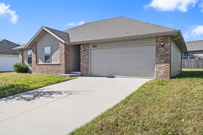 Building Photo - 1115 S Tanner Dr