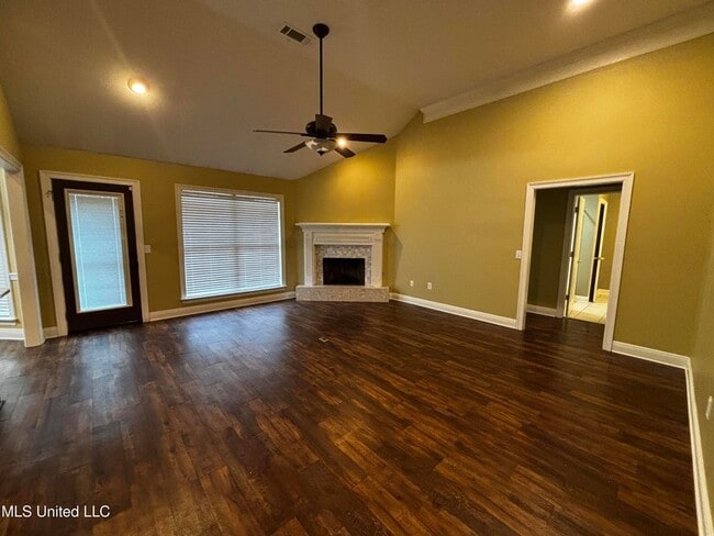 Photo - 538 Brighton Cir
