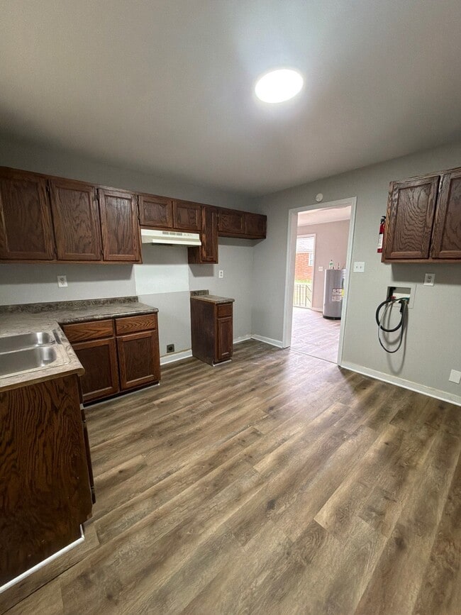 Photo - 2 N Monroe Ave