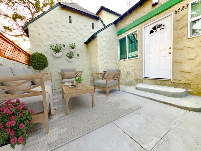 6715 Beverly Blvd