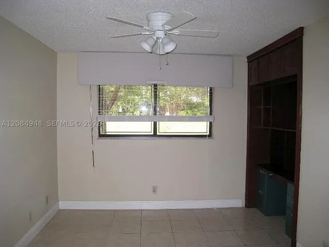 Photo - 447 Lakeview Dr