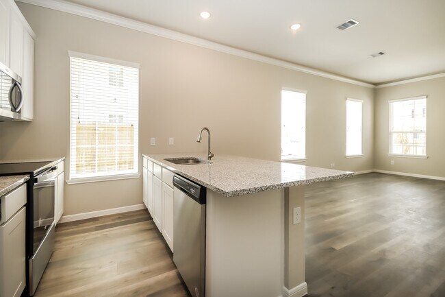 Photo - 18700 Crescent Trails Cir