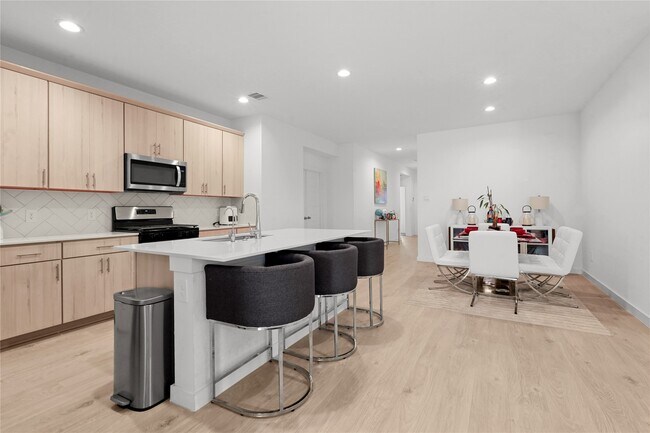 Photo - 2908 Misty Elm Ln
