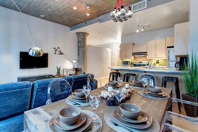 Photo - 453 Rue Sainte-Catherine O Unit ID1293733P