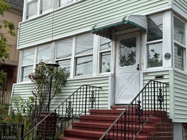 Photo - 213 S 5th St