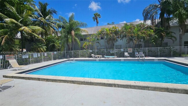 Photo - 17255 SW 95th Ave Unit 211