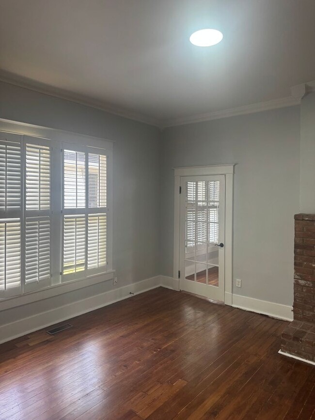 Photo - 2184 Cowden Ave