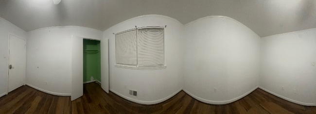 Photo - 8xxx Barrett Pl