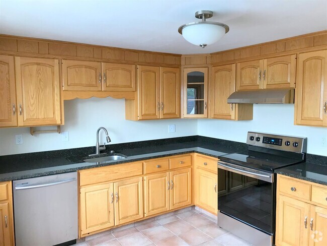 Building Photo - 34 Preston Rd Unit 2 Rental