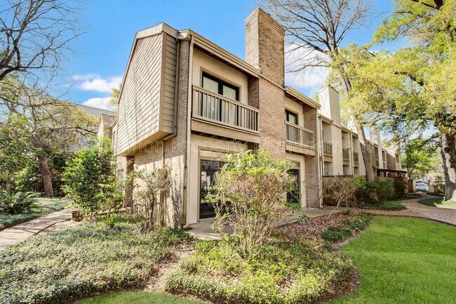 Photo - 2100 Tanglewilde St