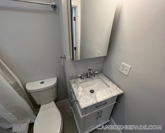 Photo - 372 Oxford St Unit 2