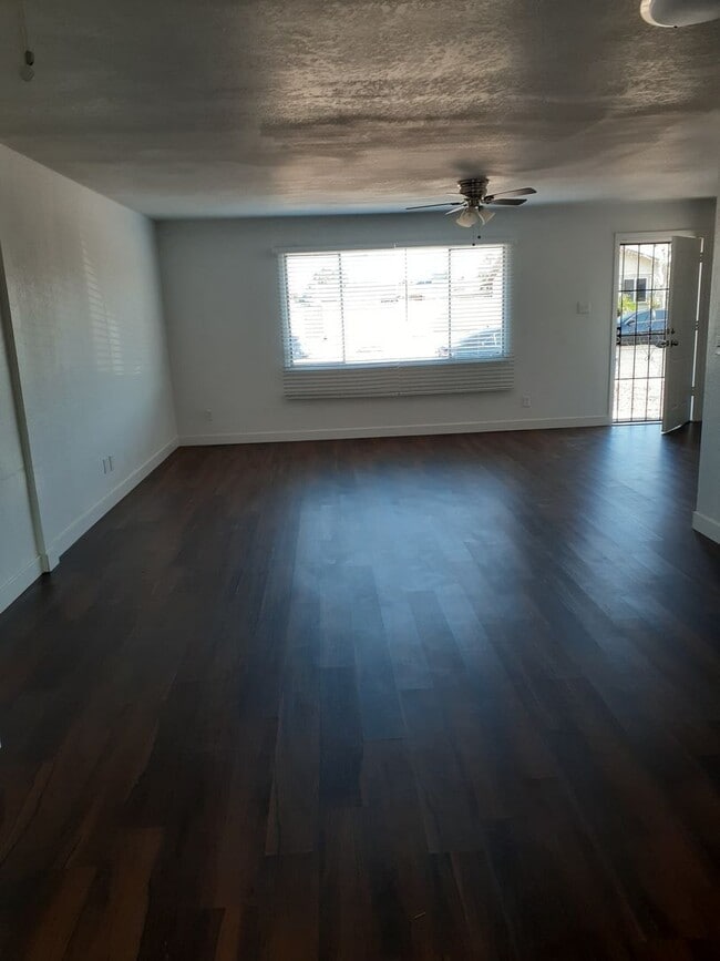 Photo - Spacious 4 Bed/2 Bath With Den  Updated Dec 2023.