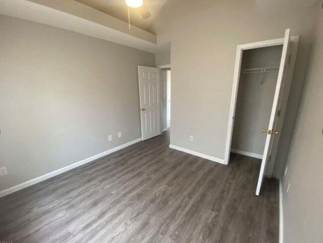 Photo - 230 Stirling Bridge Dr