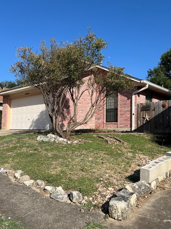Photo - 102 Aspen Dr N