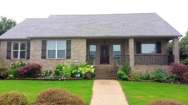 Building Photo - 4747 Mayflower Ct