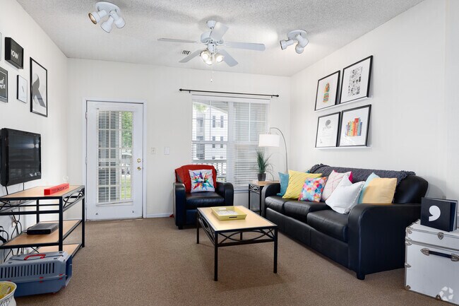 4BD, 4BA - 1,442SF - Living Room