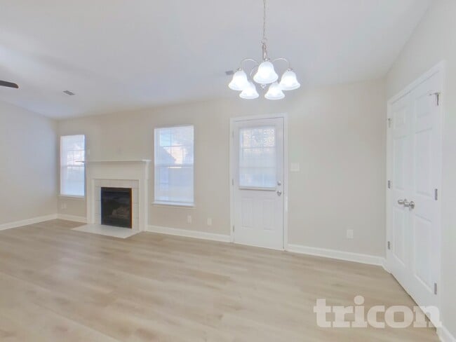 Photo - 2918 Brekonridge Centre Dr