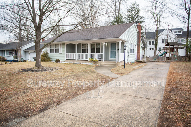 Photo - 841 Grove St House