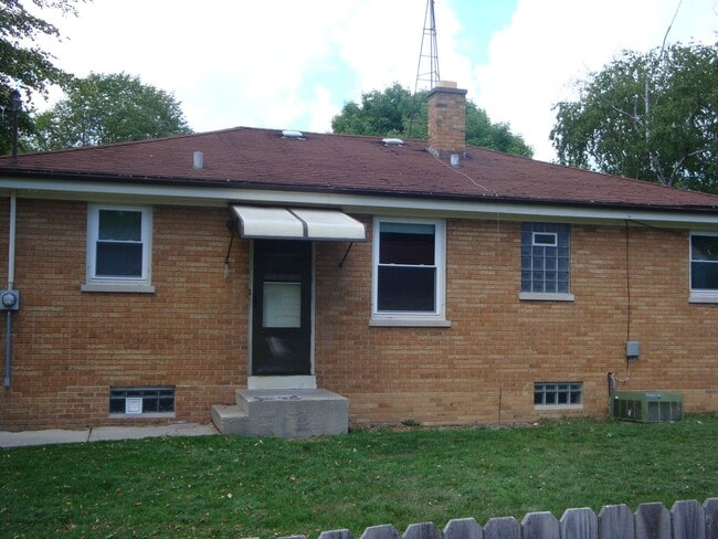 Photo - 3 Bedroom, 2 Bath Single Family Home in Quiet Kenosha Neighborhood