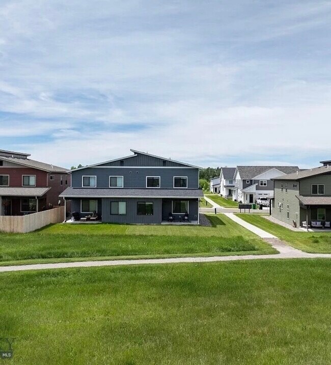 986 Cassandra Ln Unidad A