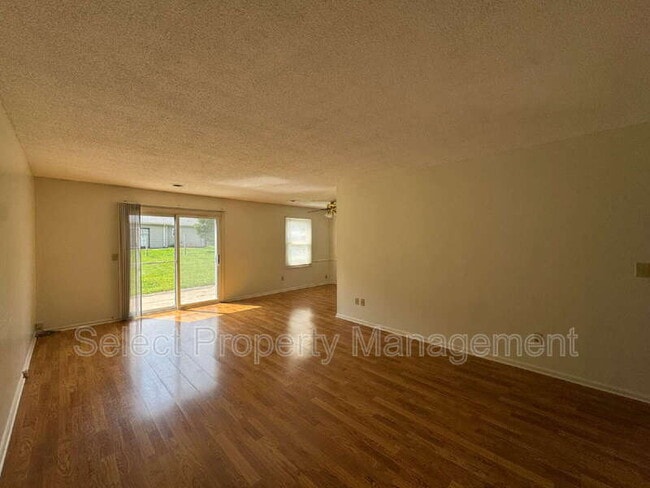 Photo - 4926 Vermont Ln
