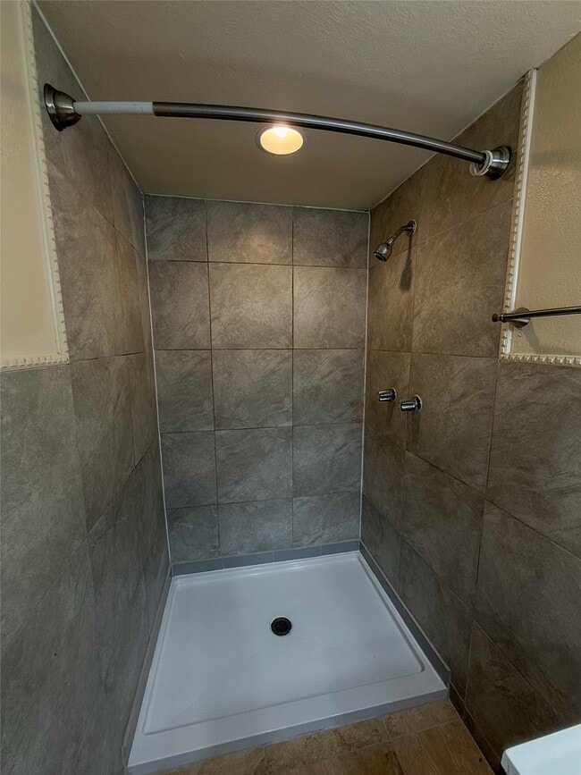 Building Photo - 8430 Holiday Ln Unit C