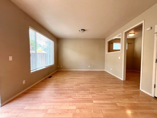 Photo - Beautiful 3-Bedroom Home in Hillsboro’s Desirable Arbor Roses Community!