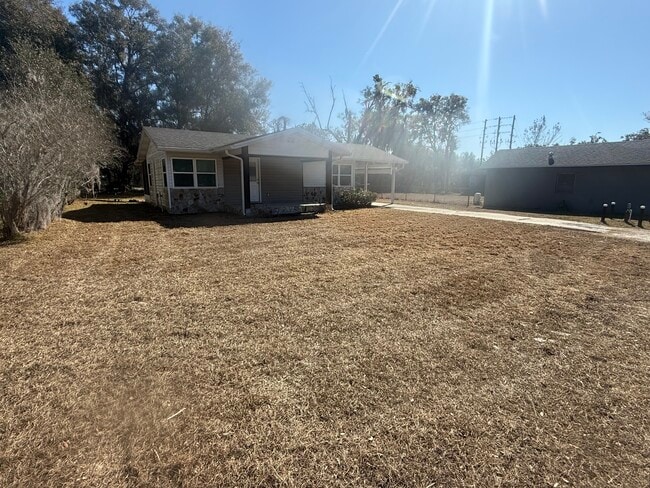 Building Photo - 1557 S Clara Ave