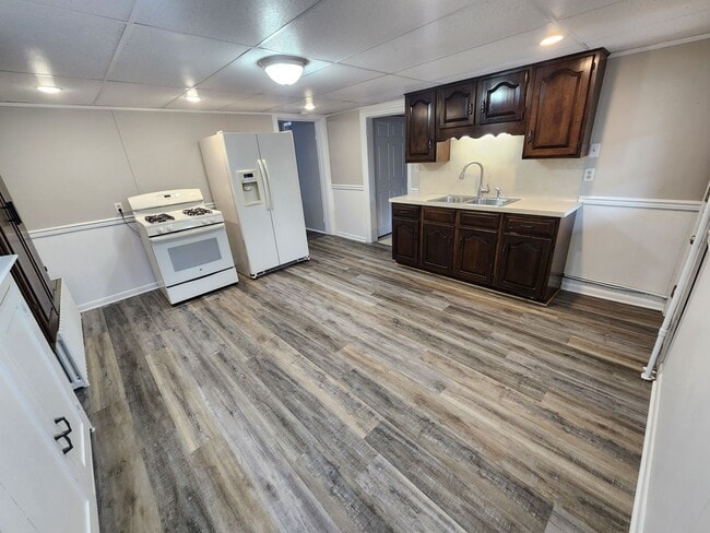 Photo - 440 E Queen St