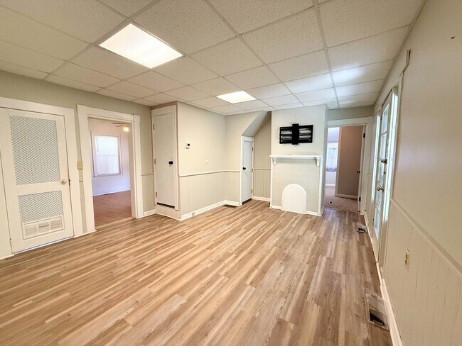 Photo - 450 Bowdon St