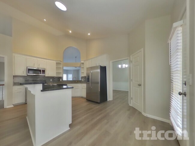 Photo - 2030 Township Dr