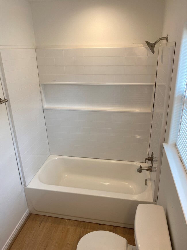 Photo - 3722 Putnam Dr