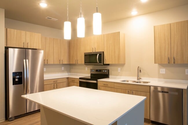 1 Bed Suite