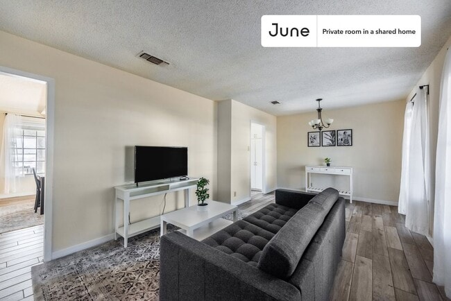 Photo - Room in Shared 4 bed/3 bath home Unidad B