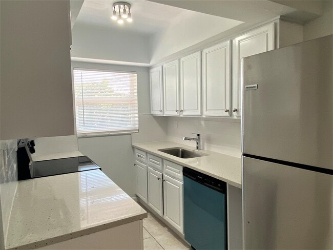 Photo - 853 SE 4th Ct Unidad 16