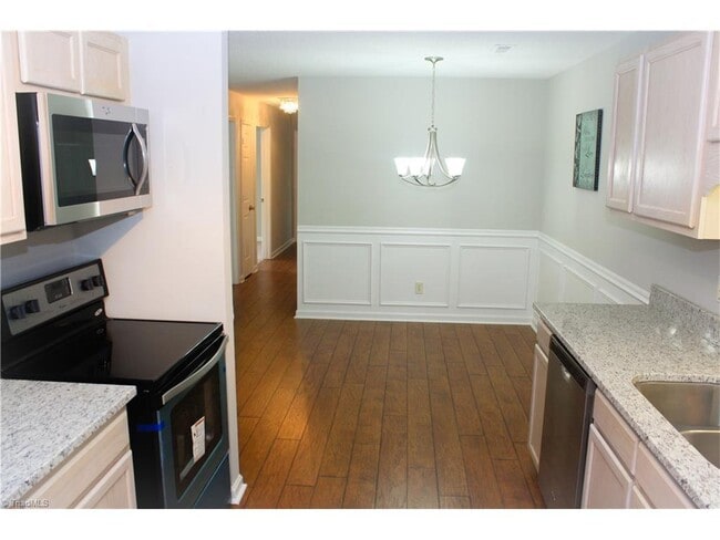 Photo - 2620 #2C Guyer St