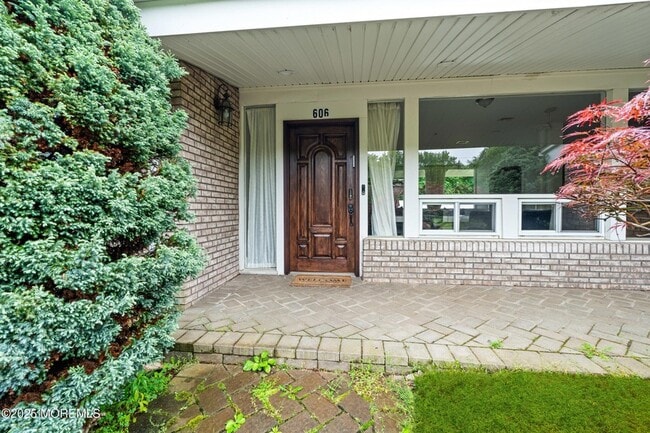 606 Deal Rd