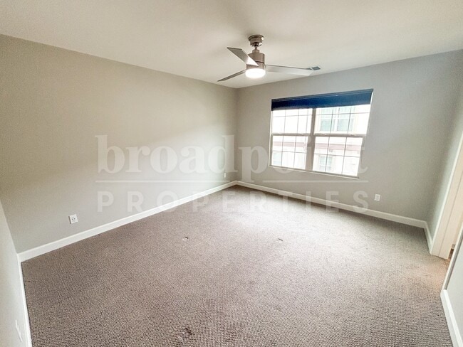 Photo - 893 Slate St