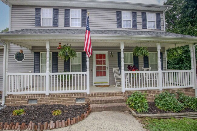 Photo - Charming 3 Bedroom, 2,5 Bath home with hug...