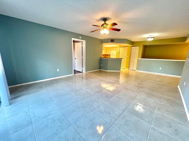 Photo - 1100 Crestwood Ct S Unit 1103